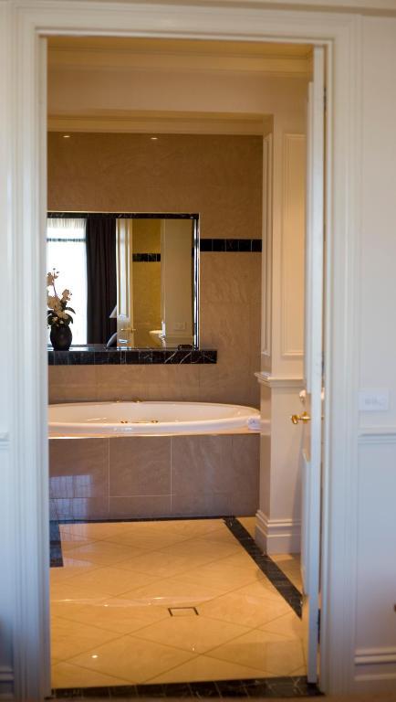 Gallery Apartments Warrnambool Room photo